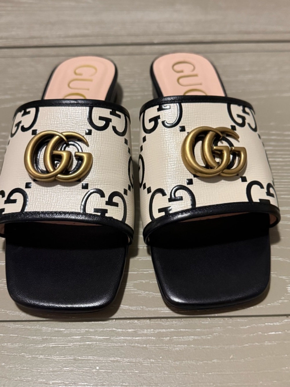 Gucci Cream & Black GG Logo Leather Slide Mules with Gold Double G - Picture 15 of 17